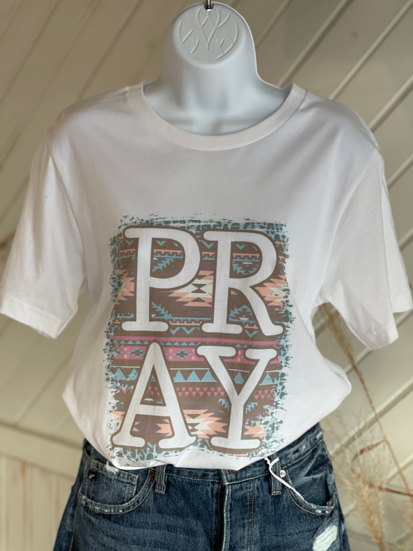 AZTEC PRAY GRAPHIC TEE